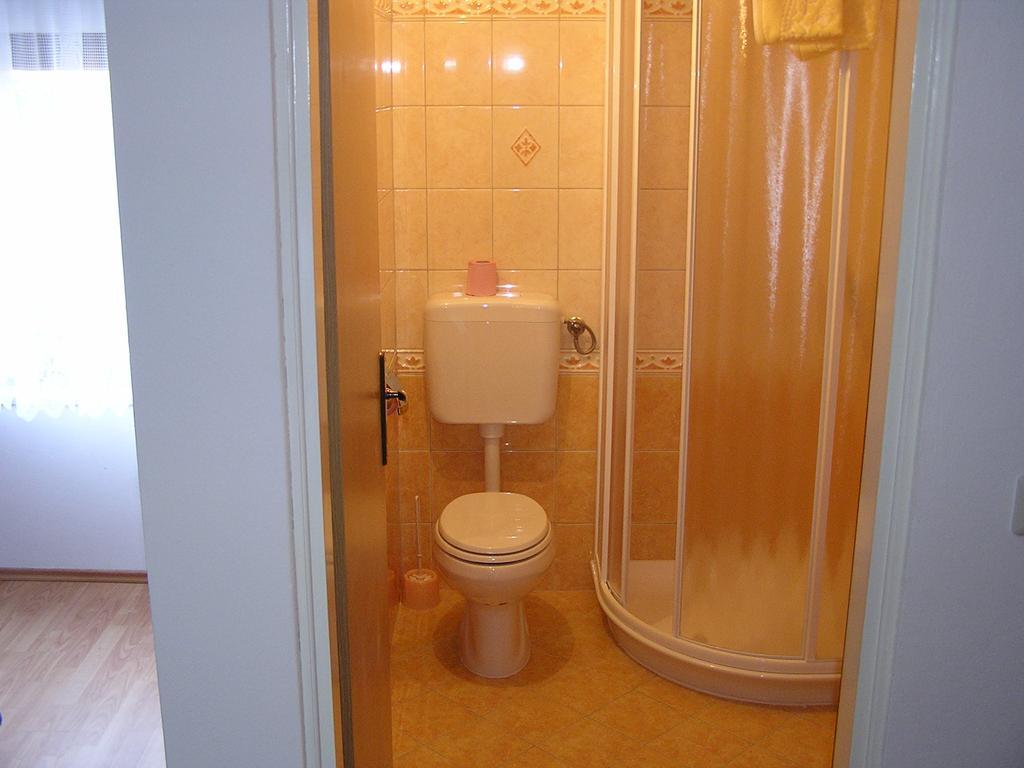 Apartment Adrijana Vrbnik Exterior foto